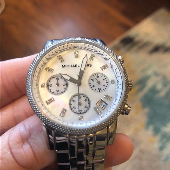 Michael Kors watch - Picture 2 of 3